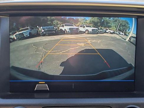 Used 2022 Chevrolet Colorado LT w/ LT Convenience Package image 16