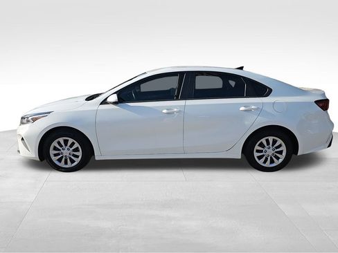 Used 2023 Kia Forte LX image 6