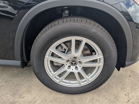 Used 2025 Mercedes-Benz GLC 300 4MATIC image 22
