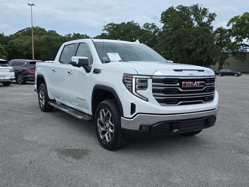 Used 2023 GMC Sierra 1500 SLT AWD/4WD image 2