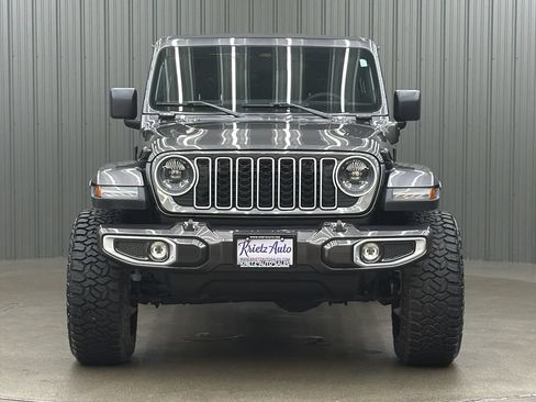 Used 2025 Jeep Wrangler Unlimited Sahara w/ Safety Group AWD/4WD image 8