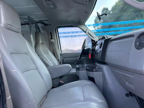 Used 2010 Ford E-350 and Econoline 350 Super Duty RWD image 14