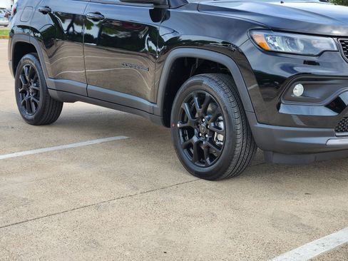 New 2026 Jeep Compass Latitude AWD/4WD image 11