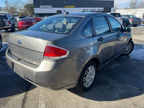 Used 2011 Ford Focus SE image 5
