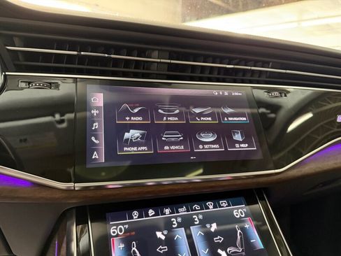Used 2019 Audi Q8 Prestige w/ Luxury Package AWD/4WD image 28