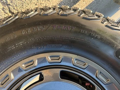 Used 2025 Ford Bronco Badlands AWD/4WD image 14
