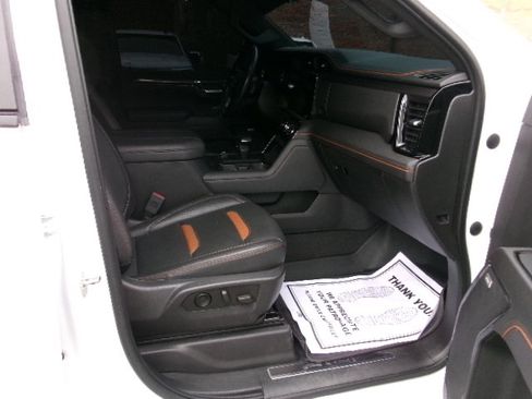 Used 2023 GMC Sierra 1500 AT4 w/ AT4 Premium Package image 12