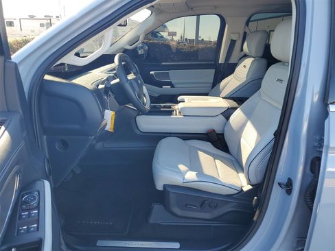 Certified 2025 Ford Expedition Platinum w/ Platinum Ultimate Package image 19