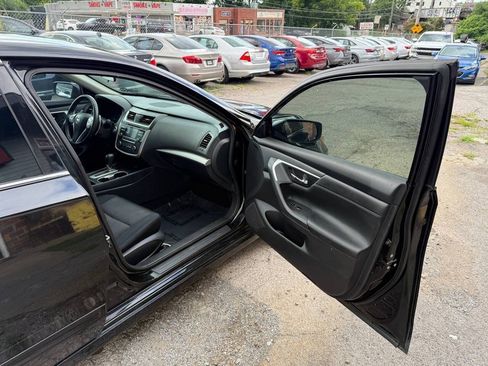 Used 2017 Nissan Altima 2.5 SR FWD image 15