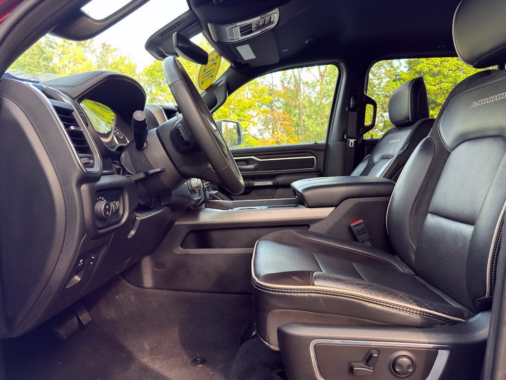 Used 2025 RAM 1500 Laramie AWD/4WD image 2