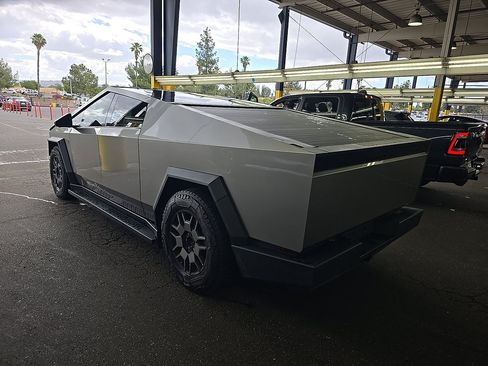 Used 2024 Tesla Cybertruck Cyberbeast AWD/4WD image 6