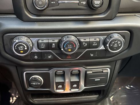 Used 2021 Jeep Wrangler Sport image 22