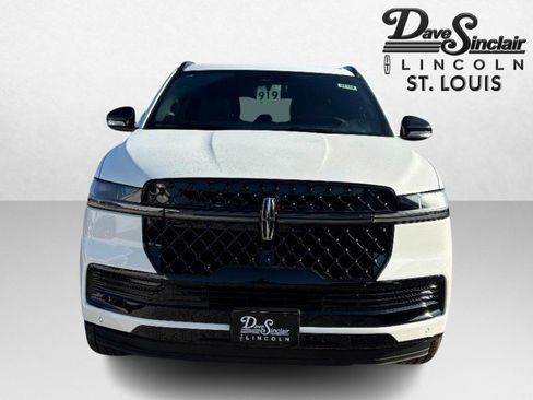 New 2026 Lincoln Navigator L Reserve w/ Jet Appearance Package image 2