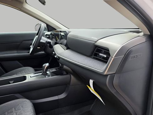 New 2026 Nissan Kicks SV w/ SV Premium Package image 10