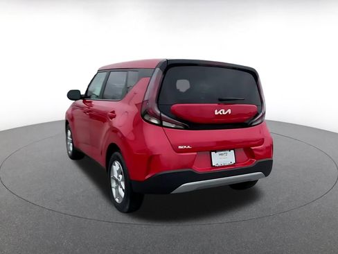 Used 2025 Kia Soul LX w/ LX Technology Package image 11