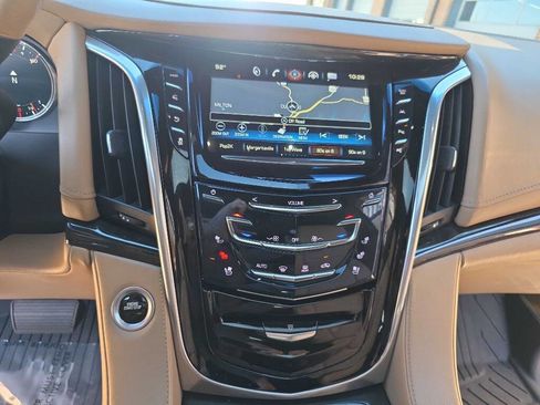 Used 2019 Cadillac Escalade ESV Platinum image 14