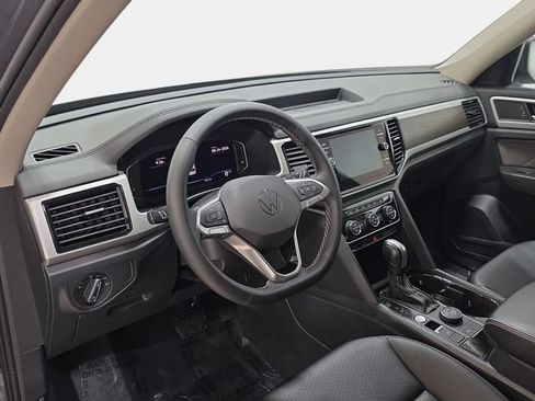 Used 2023 Volkswagen Atlas SE w/ Black Wheel Package AWD/4WD image 16