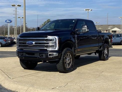 Used 2025 Ford F250 Platinum w/ Platinum Plus Package image 5