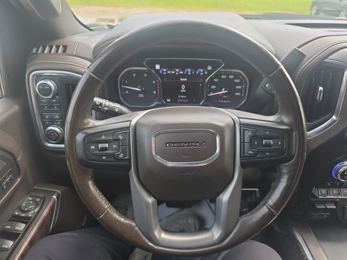 Used 2022 GMC Sierra 3500 Denali w/ Denali Ultimate Package AWD/4WD image 17