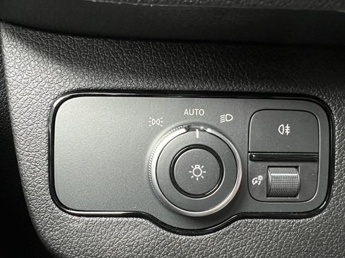 Used 2024 Mercedes-Benz Sprinter 4500 image 31