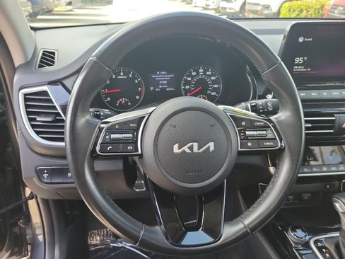 Used 2022 Kia Seltos EX AWD/4WD image 25
