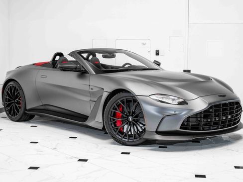 Used 2023 Aston Martin V12 Vantage Roadster image 33