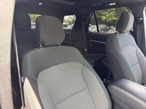 Used 2018 Ford Explorer XLT w/ Equipment Group 201A AWD/4WD image 26