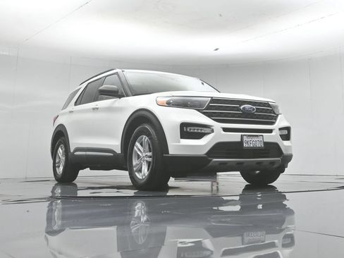 Certified 2023 Ford Explorer XLT w/ Equipment Group 202A RWD image 51