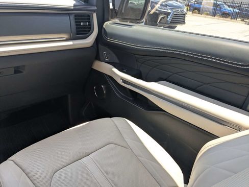 Certified 2023 Ford Expedition Platinum AWD/4WD image 19