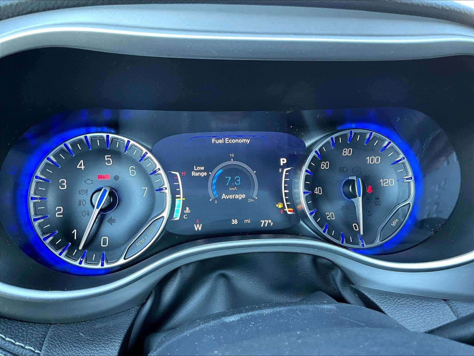 New 2027 Chrysler Pacifica Select AWD/4WD image 23