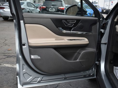 Used 2023 Lincoln Corsair Reserve w/ Equipment Group 201A AWD/4WD image 11