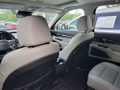 Used 2025 Kia Telluride S FWD image 28