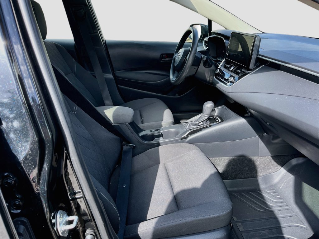 Used 2025 Toyota Corolla LE w/ LE Premium Package FWD image 25