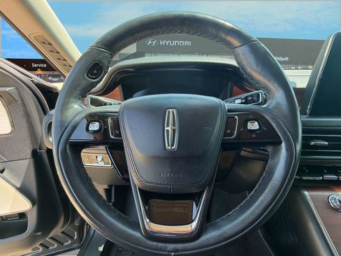 Used 2022 Lincoln Aviator Reserve w/ Equipment Group 201A RWD image 11