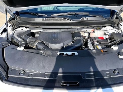 Used 2025 Buick Enclave Avenir w/ Super Cruise Package FWD image 29