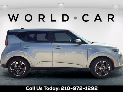 Certified 2025 Kia Soul EX FWD image 15