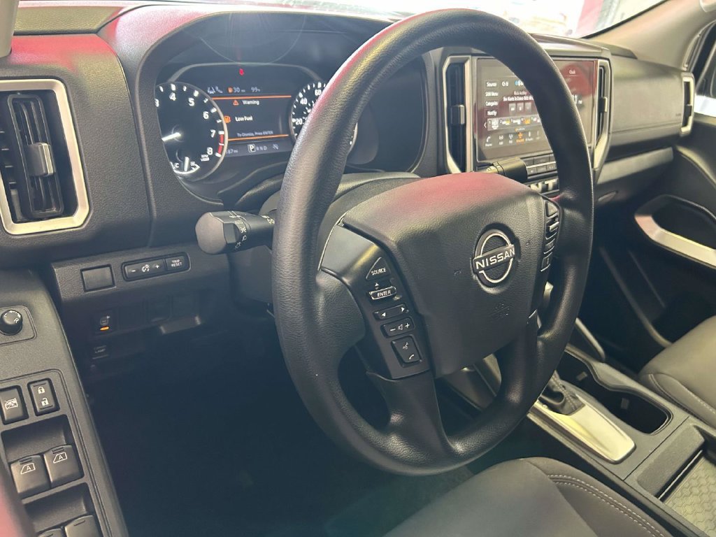 Used 2026 Nissan Frontier SV RWD image 10