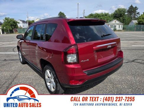 Used 2016 Jeep Compass Latitude AWD/4WD image 3