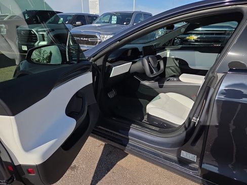Used 2022 Tesla Model S Plaid AWD/4WD image 8