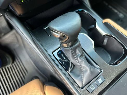 Used 2024 Lexus ES 300h Ultra Luxury w/ Accessory Package (Z2) FWD image 21