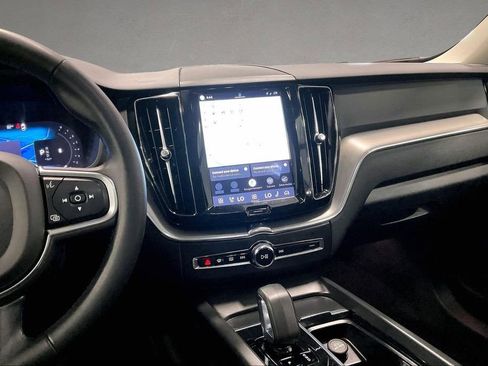 Certified 2023 Volvo XC60 B5 Core w/ Climate Package AWD/4WD image 9