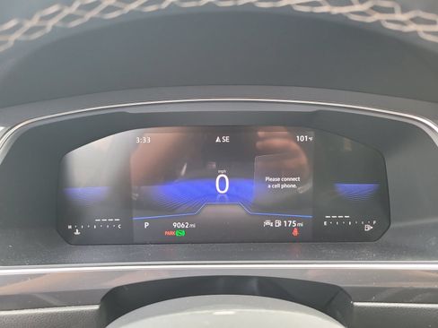 Used 2023 Volkswagen Tiguan SE FWD image 30