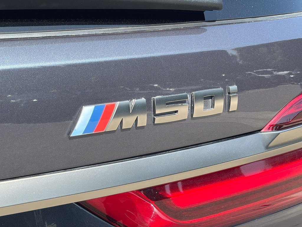 Used 2022 BMW X7 M50i AWD/4WD image 31