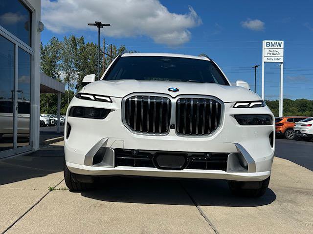 Used 2024 BMW X7 xDrive40i w/ Executive Package AWD/4WD image 2