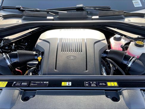 New 2026 Land Rover Range Rover SE image 15