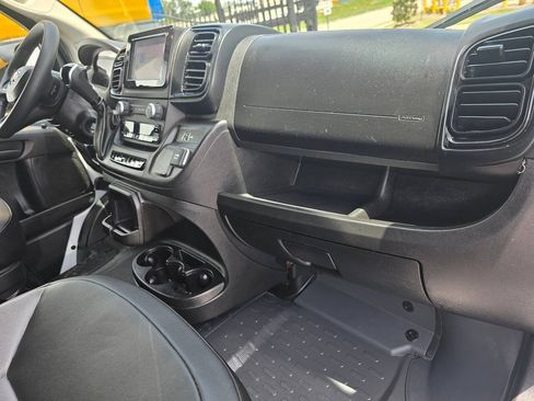 Used 2025 RAM ProMaster 2500 w/ Convenience Group FWD image 18