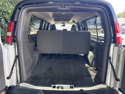 Used 2019 Chevrolet Express 3500 LT w/ LT Preferred Equipment Group RWD image 4