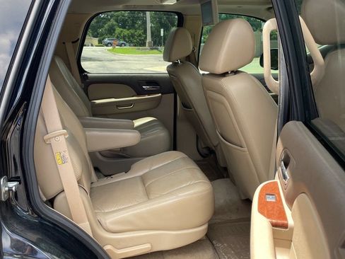 Used 2007 GMC Yukon SLT w/ SLT Preferred Equipment Group RWD image 15