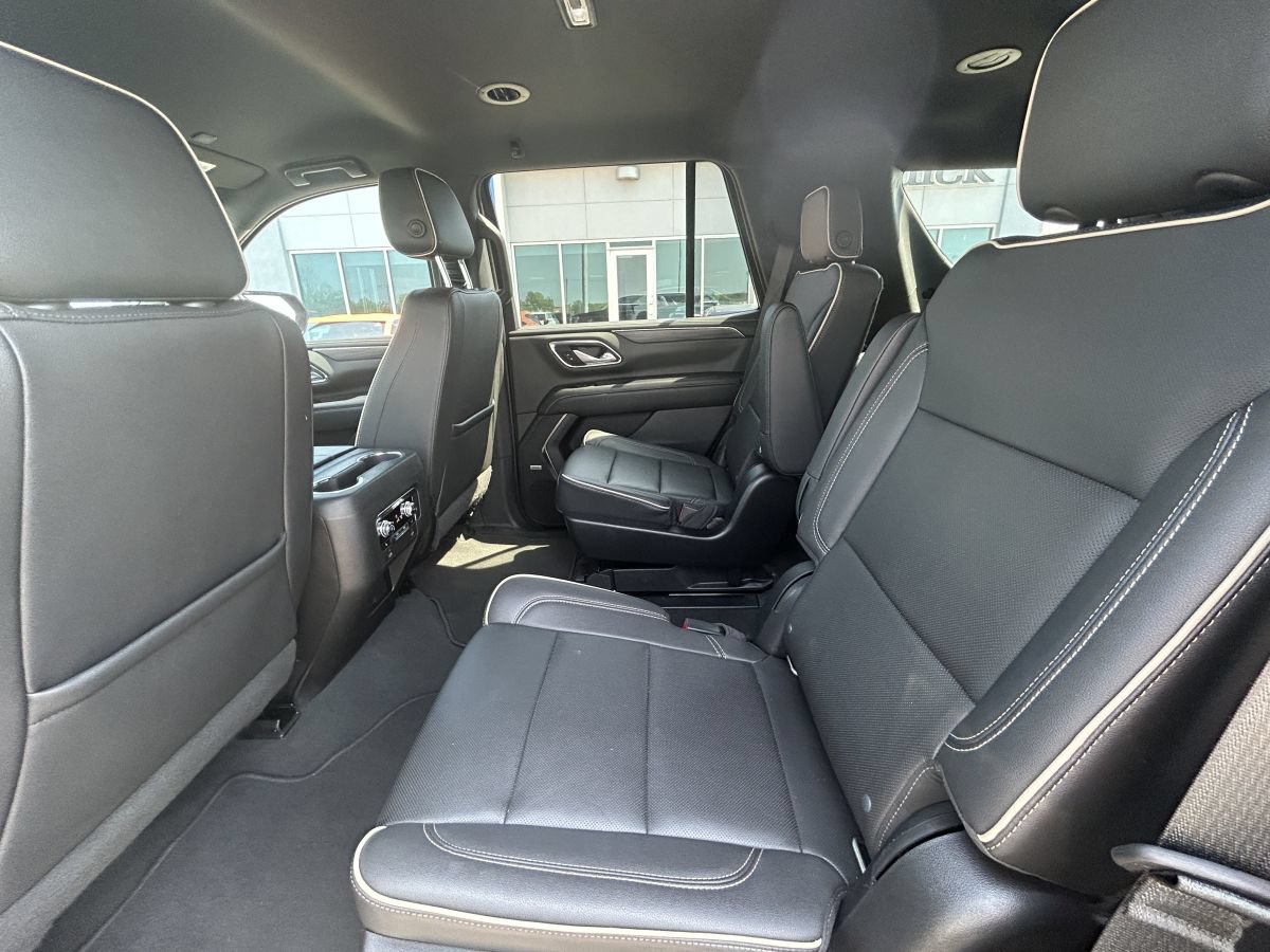 Used 2022 GMC Yukon SLT w/ SLT Luxury Package RWD image 13