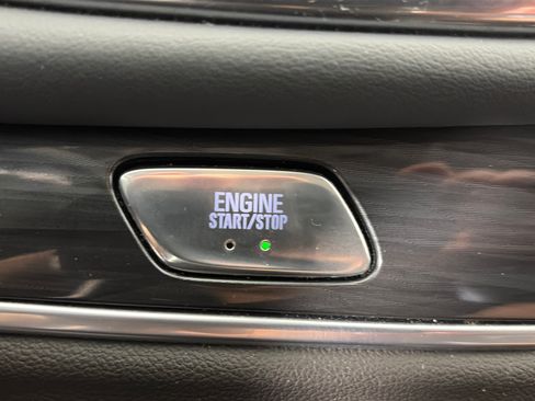 Used 2021 Buick Enclave Essence w/ Sport Touring Edition FWD image 32